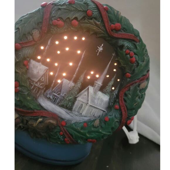 Vintage 90's Lighted Ceramic Lamp Church Snow Scene Wreath Mold - Picture 13 of 14